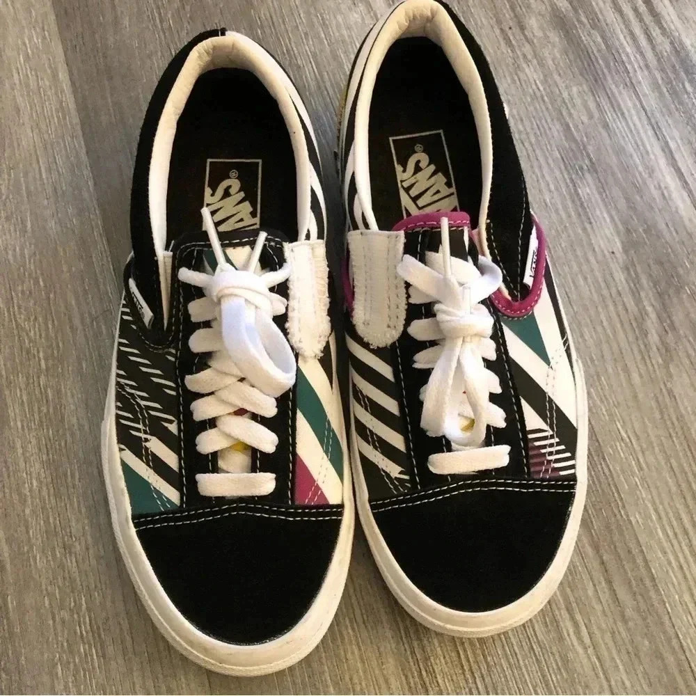 VANS Authentic Style Shoes Sneaker Size Men 5 Women 6.5 Checkered Multi 721454